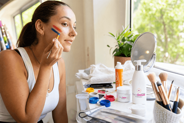 Fanouškovský make-up v létě: jak předejít akné